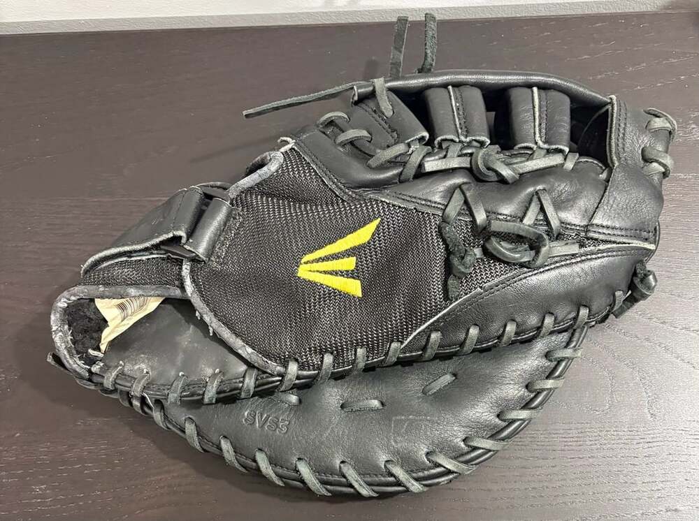 Easton SVS3 Size 13.5 In Black First Base Mitt